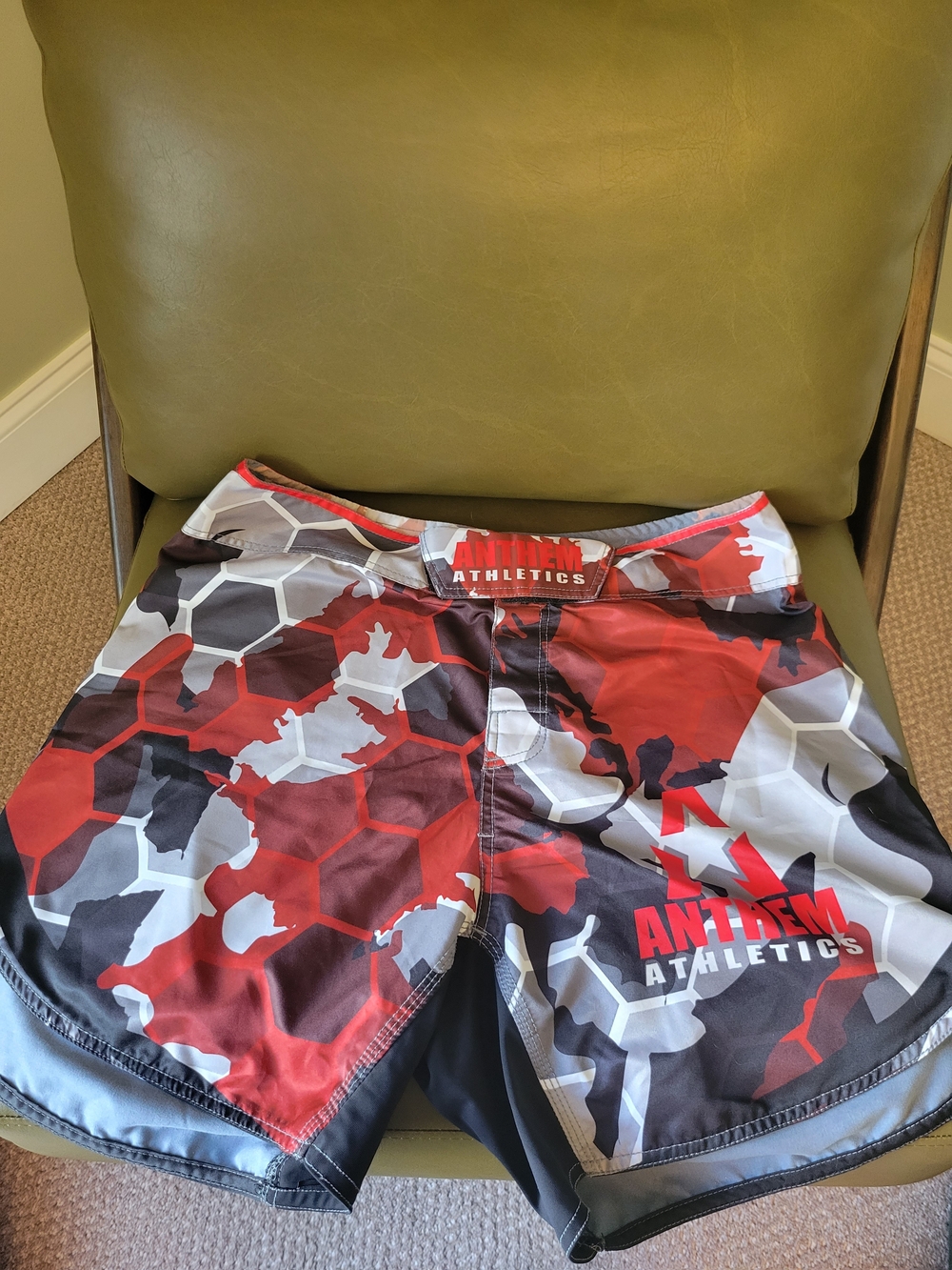 ANTHEM ATHLETICS Men's Red Camo Performance Shorts